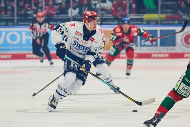 Vadim Schreiner, Schwenninger Wild Wings, 13 GER, Augsburger Panther vs. Schwenninger Wild Wings, Ice Hockey, PENNY DEL, Matchday 2, 2026–2027 Season, September 20, 2026 GER, Augsburger Panther vs. Schwenninger Wild Wings, Ice Hockey, PENNY DEL, Matchday 2, 2026–2027 Season, September 20, 2026 Germany Copyright: xEibner-Pressefoto GeraldxOelze-dexStoppanyx EP_ODS