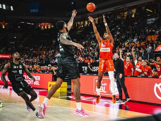 Neu Ulm, Germany, September 20, 2026: Darius Perry of MHP RIESEN Ludwigsburg and Ibi Watson of ratiopharm Ulm go head-to-head during the Basketball Bundesliga game between ratiopharm Ulm and MHP Riesen Ludwigsburg at the ratiopharm Arena on September 20, 2026, in Neu Ulm, Germany. Photo by Harry Langer, DeFodi Images, ratiopharm Arena, Germany, September 20, 2026: Darius Perry of MHP RIESEN Ludwigsburg and Ibi Watson of ratiopharm Ulm battle for the ball during the Basketball Bundesliga match between ratiopharm Ulm and MHP Riesen Ludwigsburg in Neu Ulm on September 20, 2026 at the ratiopharm Arena, Germany Photo by Harry Langer, DeFodi Images Photo by Harry Langer, DeFodi Images