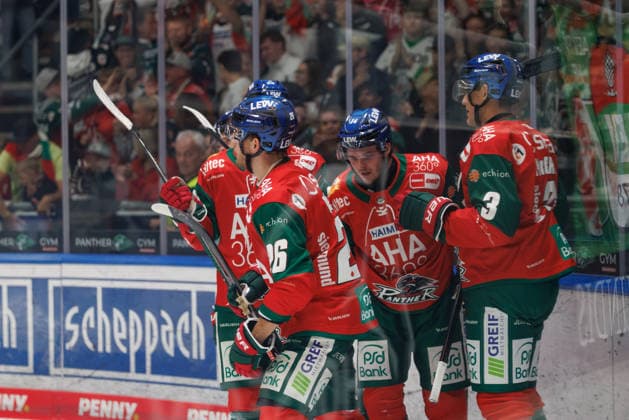 Augsburger Panther team scores the 2-0 goal in the game between the Augsburger Panther and the Schwenninger Wild Wings, men s ice hockey, DEL, 2026–2027, Matchday 2 on September 20, 2026, in Augsburg, Curt Frenzel Stadium, Bavaria, Germany