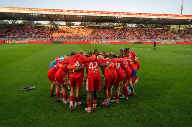 Soccer, Women s League, 2026–2027 Season, Google Pixel Women s Bundesliga Matchday 5, 1. FC Union Berlin vs. RB Leipzig, Union s pre-game huddle, September 20, 2026, Copyright: xMatthiasxKochx