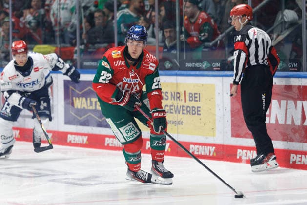 Noel Hoefenmayer, 22, of the Augsburger Panther during the game between the Augsburger Panther and the Schwenninger Wild Wings, ice hockey, men s, DEL, 2026–2027, Matchday 2 on September 20, 2026, in Augsburg, Curt Frenzel Stadium, Bavaria, Germany
