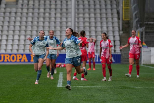 Google Pixel Women s Bundesliga: SC Freiburg vs. Bayer 04 Leverkusen, September 20, 2026—Celebration of the 1–2 goal scored by Estrella Merino of Bayer 04 Leverkusen, 10 Google Pixel Women s Bundesliga: SC Freiburg vs. Bayer 04 Leverkusen, Dreisamstadion, September 20, 2026 DFB and DFL regulations prohibit any use of photographs as image sequences and or quasi-video. Copyright: xBEAUTIFULxSPORTS Boscox