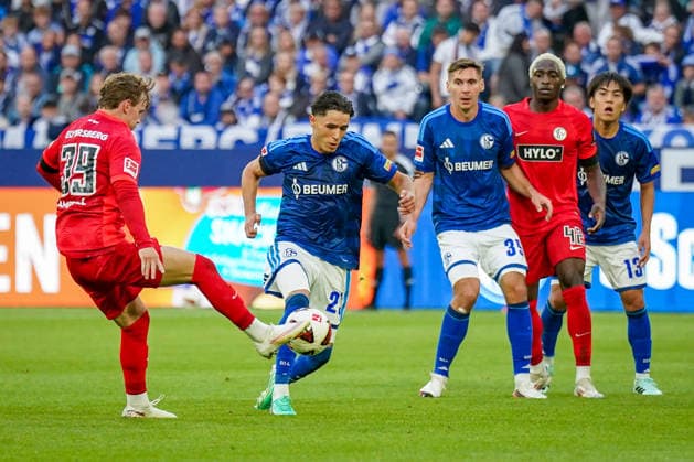 German Soccer Bundesliga 2026–2027, Matchday 4: FC Schalke 04 vs. SV Elversberg at Veltins Arena, Gelsenkirchen; Soufiane El Faouzi of FC Schalke 04, No. 23 on the ball Copyright: xJOERANxSTEINSIEKx