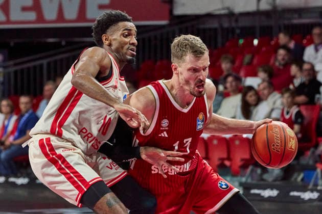 German Basketball Bundesliga (BBL), FC Bayern Munich Basketball vs. BMA365 Bamberg Baskets, Munich FC Bayern Basketball, Bamberg Baskets MBA365, September 20, 2026, in Munich, BMW Park: Andreas Obst, FC Bayern Basketball, Shooting Guard (SG), No. 13 (FCBB13); Mylik Wilson, BMA365 Bamberg BASKETS, Shooting Guard (SG), No. 10 (BAM10); Sportworld Munich, BMW Park, Bavaria, Germany