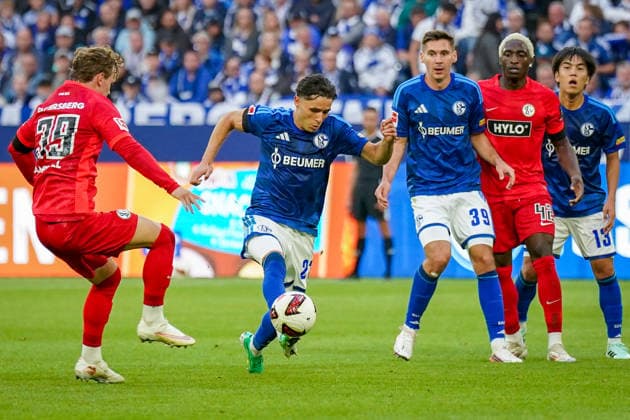 German Soccer Bundesliga 2026–2027, Matchday 4: FC Schalke 04 vs. SV Elversberg at Veltins Arena, Gelsenkirchen; Soufiane El Faouzi (FC Schalke 04), 23, on the ball Copyright: xJOERANxSTEINSIEKx