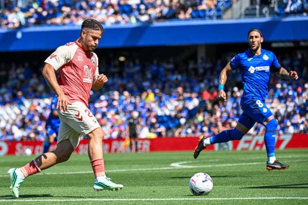 Getafe CF v Malaga CF - LaLiga EA Sports 2026 27 Juan Berrocal of Malaga delivers a cross during the LaLiga regular season Round 7 match against Getafe at the Coliseum in Getafe, Madrid, Spain, on September 20, 2026. Getafe Madrid Spain  Copyright: xShengxChengx originalFilename:cheng-laliga7g260920_npcyN.jpg