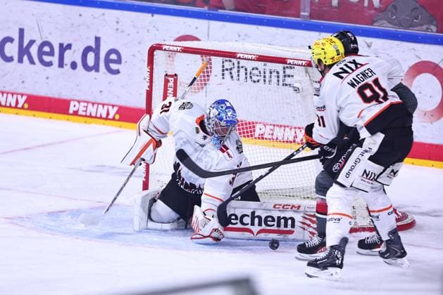 Highlights by Adam Scheel, Loewen Frankfurt, September 31, GER, Kölner Haie vs. Loewen Frankfurt, Ice Hockey, PENNY DEL, Matchday 2, 2026–2027 Season, September 20, 2026, Germany, Kölner Haie vs. Loewen Frankfurt, Ice Hockey, PENNY DEL, Matchday 2, 2026–2027 Season, September 20, 2026, Cologne Copyright: xEibner-Pressefoto RenexWeissx EP_RWS