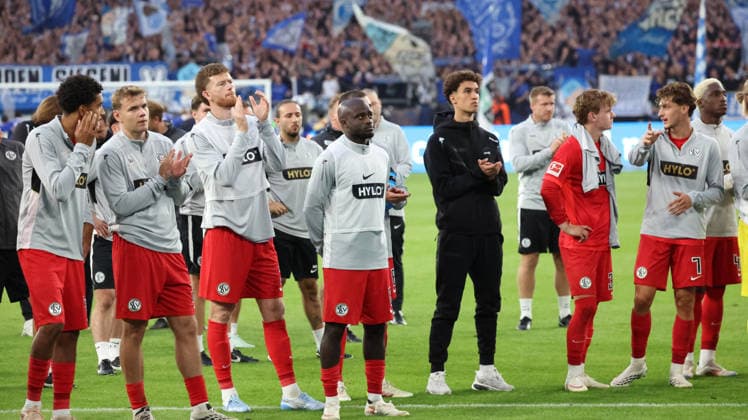 September 20, 2026, xrekx, Soccer, Bundesliga 1, FC Schalke 04 vs. SV Elversberg – SV Elversberg team in front of the visitors section. DFL and DFB regulations prohibit any use of photographs as image sequences and or quasi-video. Gelsenkirchen