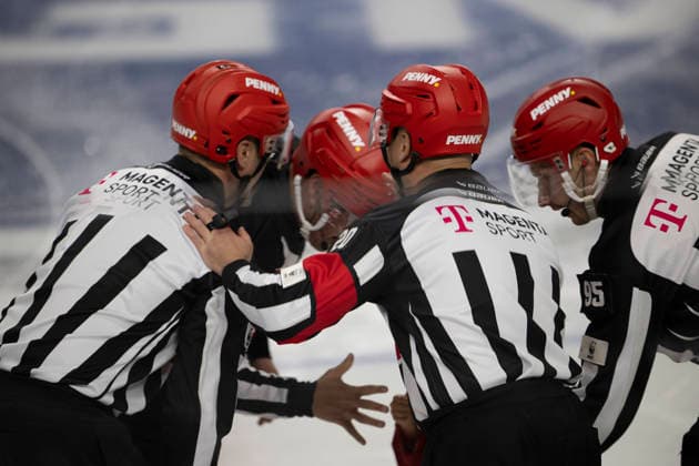 PENNY DEL 1 Kölner Haie vs. Löwen Frankfurt, Cologne, September 20, 2026 Denis Menz (linesmen), 95 Andris Ansons (head referee), 20 PENNY DEL 1 Cologne Sharks vs. Löwen Frankfurt on September 20, 2026 at the Lanxess Arena in Cologne, Germany Copyright: xBEAUTIFULxSPORTS AndreasxDickx