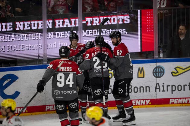 PENNY DEL 1 Cologne Sharks vs. Frankfurt Lions, Cologne, September 20, 2026 Robin Press, Cologne Sharks, Defense, 94 Brady Austin, Cologne Sharks, Defense, 57 Tim Fleischer, Kölner Haie, Forward, 29 PENNY DEL 1 Kölner Haie vs. Löwen Frankfurt on September 20, 2026, at the Lanxess Arena in Cologne, Germany Copyright: xBEAUTIFULxSPORTS AndreasxDickx
