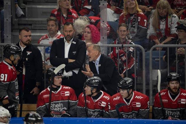 PENNY DEL 1 Cologne Sharks vs. Frankfurt Lions, Cologne, September 20, 2026 Thomas Berglund, Cologne Sharks; Head Coach Moritz Müller, Cologne Sharks, Defense, 91 PENNY DEL 1 Cologne Sharks vs. Löwen Frankfurt on September 20, 2026, at the Lanxess Arena in Cologne, Germany Copyright: xBEAUTIFULxSPORTS AndreasxDickx