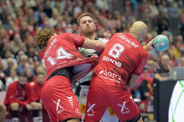 Albin Lagergren, SC Magdeburg 21 (on the ball), Johannes Golla, MT Melsungen 14 (L), Adrian Sipos, MT Melsungen 8, GER, MT Melsungen vs. SC Magdeburg, Handball, 1st Bundesliga, Matchday 5, 2026–2027 Season, September 20, 2026, GER, MT Melsungen vs. SC Magdeburg, Handball, 1st Bundesliga, Matchday 5, 2026–2027 season, September 20, 2026, Kassel Copyright: xEibner-Pressefotox xRolandxSippelx EP_RSL