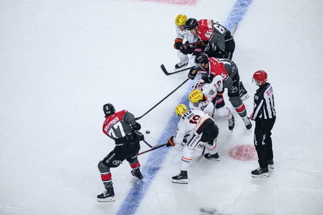COLOGNE, GERMANY - 20 SEPTEMBER, 2026: - The PENNY DEL Ice hockey, Eishockey match Koelner Haie vs. Loewen Frankfurt at LANXESS arena.  Copyright: xVitaliixKliuievx
