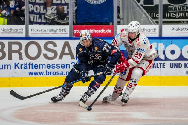 Face-off between Robbie Czarnik of the Ravensburg Towerstars, 77, and Nick Maehler of the Regensburg Eisbären, 29, GER, Ravensburg Towerstars vs. Eisbären Regensburg, Ice Hockey, DEL2 Regular Season, Matchday 2, 2026–2027 Season, September 20, 2026, GER, Ravensburg Towerstars vs. Eisbären Regensburg, Ice Hockey, DEL2 Regular Season, Matchday 2, 2026–2027 Season, September 20, 2026, Ravensburg Copyright: xEibner-Pressefoto MaximilianxRistx EP_MRT