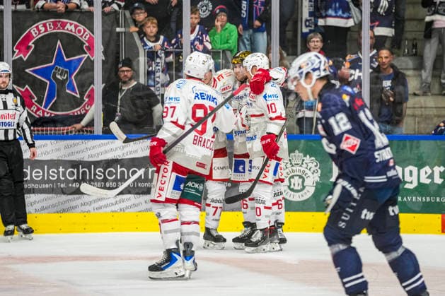 Goal celebration for Corey Trivino s 0-2 goal, Eisbären Regensburg, 86 and team, GER, Ravensburg Towerstars vs. Eisbären Regensburg, ice hockey, DEL2 regular season, Matchday 2, 2026–2027 season, September 20, 2026, GER, Ravensburg Towerstars vs. Eisbären Regensburg, Ice Hockey, DEL2 Regular Season, Matchday 2, 2026–2027 Season, September 20, 2026, Ravensburg Copyright: xEibner-Pressefoto MaximilianxRistx EP_MRT