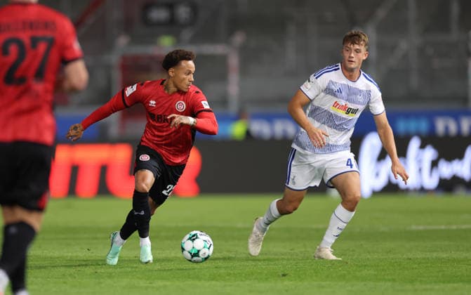 September 20, 2026, Soccer 3rd Division, SV Wehen Wiesbaden vs. MSV Duisburg, from left: Roberto Massimo (SV Wehen Wiesbaden), Martin Ens (MSV Duisburg). DFL and DFB regulations prohibit any use of photographs as image sequences and or quasi-video. xdcx Copyright: HMBxMedia Claus