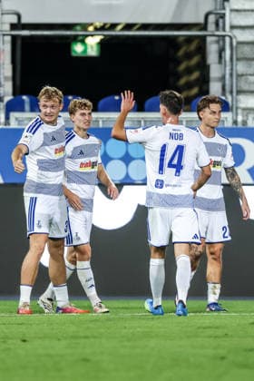 Sports, Soccer, 3rd Division, 2026–2027 Season, Matchday 7: SV Wehen Wiesbaden vs. MSV Duisburg, September 20, 2026, BRITA Arena: MSV Duisburg celebrates after Dominik Kother scores the 1–0 goal for MSV Duisburg; 11 players celebrate in Wiesbaden at the BRITA Arena in Hesse, Germany