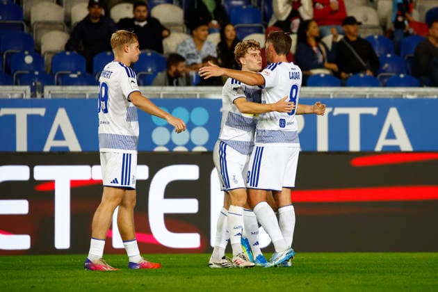 September 20, 2026, xavx, Soccer 3rd Division, SV Wehen Wiesbaden vs. MSV Duisburg, photo by Dominik Kother, MSV Duisburg celebrates the goal, The goal celebration for the 0–2 win over Wiesbaden