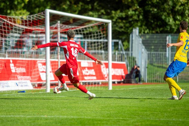Shortly after coming on as a substitute, Colin Kroll Thiel of GFC had a chance to score his sixth goal of the season, but hit the post. GER, Soccer, Men s, Northeast Regional League, 2026–2027 Season, Matchday 9, Greifswalder FC vs. FSV 63 Luckenwalde