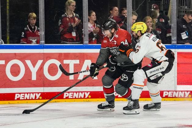 Ice Hockey: Penny DEL, Matchday 2—Cologne Sharks vs. Frankfurt Lions on September 20, 2026, at the Lanxess Arena in Cologne. Robin Press (Cologne), on the left, Matthew Wedman of Frankfurt; on the right, In accordance with the regulations of the DEL (German Ice Hockey League), the publication and further use of the footage in electronic media and on devices of any kind during the game is not permitted. xDMx