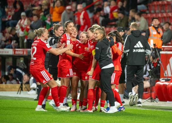 Soccer, Women s, 2026–2027 Season, Google Pixel Women s Bundesliga Matchday 5, 1. FC Union Berlin vs. RB Leipzig, from left: Lina Hausicke (Women s 1st Team, 1. FC Union), Amber Tysiak (Women s 1st Team, 1. FC Union), Lisa Heiseler 1 Women’s 1 FC Union, Samantha Steuerwald 1 Women’s 1 FC Union, Coach Marie Louise Eta 1 Women’s 1 FC Union, Celebrating the 2–2 goal, September 20, 2026, Copyright: xMatthiasxKochx