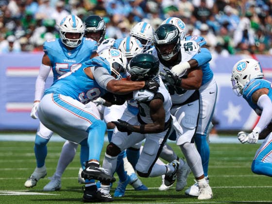 Sep 20, 2026; Nashville, TN, USA; Philadelphia Eagles running back Tank Bigsby (8) pushes through the Tennessee defensive line during the NFL, American Football Herren, USA regular season game between the Philadelphia Eagles and Tennessee Titans at Nissan Stadium. Mandatory Credit: -Cal Media NFL 2026: Eagles Vs Titans SEP 20  - ZUMAc04_ 20260920_zma_c04_025 Copyright: xStephenxFurstx