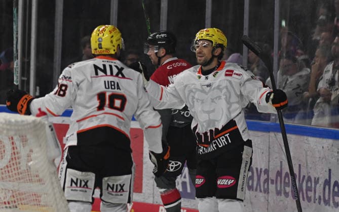 August 9, 2026, xophax, KEC, Ice Hockey, Haie LanxessArena: Kölner Haie vs. Löwen Frankfurt. From left to right: Michael Joyaux (Frankfurt, right) and Eric Jonatha Uba (Frankfurt, left) after scoring the goal that narrowed the score to 1–3. Cologne