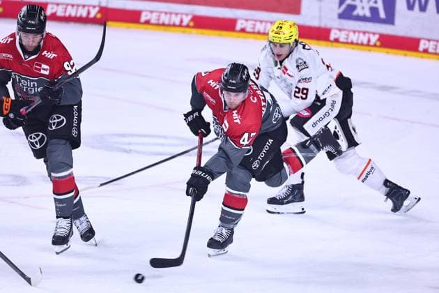 Veli Matti Viitasmaeki of the Kölner Haie, 47, gets to the puck before Anthony Romano of the Löwen Frankfurt, 29. GER, Kölner Haie vs. Löwen Frankfurt, ice hockey, PENNY DEL, Matchday 2, 2026–2027 season, September 20, 2026, GER, Kölner Haie vs. Löwen Frankfurt, Ice Hockey, PENNY DEL, Matchday 2, 2026–2027 season, September 20, 2026, Cologne Copyright: xEibner-Pressefoto RenexWeissx EP_RWS