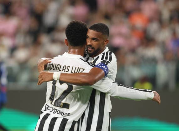 IPA88770021 - Douglas Luiz of Juventus FC and Bremer of Juventus FC during the 2026–27 Italian Serie A season, in a soccer match between Juventus FC and Atalanta BC on September 20, 2026, at Allianz Stadium in Turin, Italy. Photo by Nderim KACELI  Copyright: xNderimxKaceli IPAxSportx xx IPA88770021