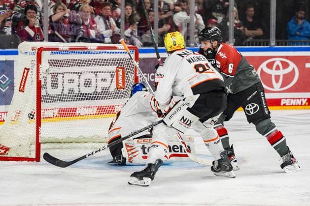 Ice Hockey: Penny DEL, Matchday 2—Cologne Sharks vs. Löwen Frankfurt on September 20, 2026, at the Lanxess Arena in Cologne. Markus Ljungh (Cologne) on the right, scores the goal to make it 3–1. In accordance with the guidelines of the DEL (German Ice Hockey League), the publication and reuse of the footage in electronic media and on devices of any kind during the game is not permitted. xDMx