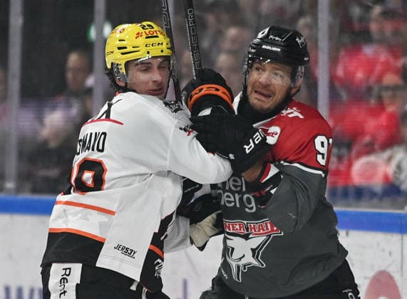 August 9, 2026, xophax, KEC, Ice Hockey, Haie LanxessArena: Kölner Haie vs. Löwen Frankfurt—Moritz Müller (KEC, right) and Anthony Romano (Frankfurt, left), Cologne