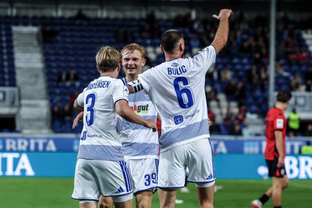 Sports, Soccer, 3rd Division, 2026–2027 Season, Matchday 7: SV Wehen Wiesbaden vs. MSV Duisburg, September 20, 2026, BRITA Arena: MSV Duisburg celebrates after Frederik Christensen scores to make it 3–0; the three players are celebrating in Wiesbaden at the BRITA Arena in Hesse, Germany