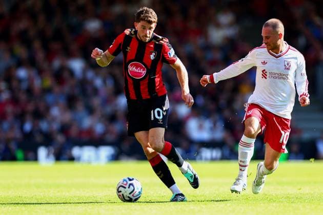 Ryan Christie of AFC Bournemouth and Alexis Mac Allister of Liverpool. AFC Bournemouth v Liverpool, Premier League, Football, Vitality Stadium, Bournemouth, UK - 20 Sep 2026Bournemouth Vitality Stadium United Kingdom EDITORIAL USE ONLY No use with unauthorised audio, video, data, fixture lists, club league logos or live services. Online in-match use limited to 120 images, no video emulation. No use in betting, games or single club league player publications.  Copyright: xJamesxMarsh Shutterstockx 17160094cj