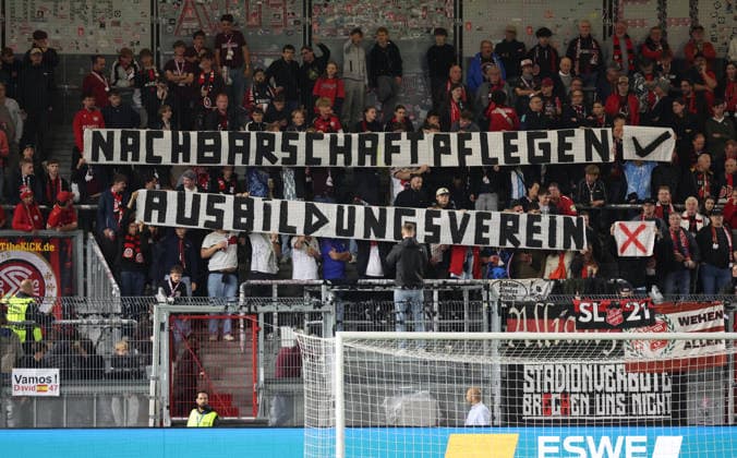September 20, 2026, Soccer 3rd Division, SV Wehen Wiesbaden vs. MSV Duisburg, from left, Wehen fans protesting. DFL and DFB regulations prohibit any use of photographs as image sequences and or quasi-video. xdcx Copyright: HMBxMedia Claus
