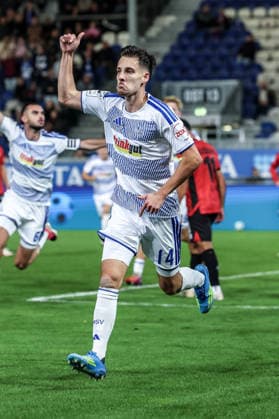 Sports, Soccer, 3rd Division, 2026–2027 Season, Matchday 7: SV Wehen Wiesbaden vs. MSV Duisburg, September 20, 2026, BRITA Arena: MSV Duisburg celebrates after Conor Noß scores to make it 4–1; the players are celebrating in Wiesbaden at the BRITA Arena, Hesse, Germany