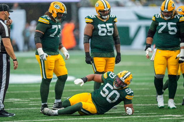 Sep 20, 2026; East Rutherford, NJ, USA; Green Bay Packers offensive lineman Zach Bako-Bewele (50) reacts to getting injured as his teammates look on during an NFL, American Football Herren, USA game against the New York Jets at MetLife Stadium. Mandatory Credit: -Cal Media East Rutherford USA - ZUMAc04_ 20260920_zma_c04_061 Copyright: xChrisxSzagolax