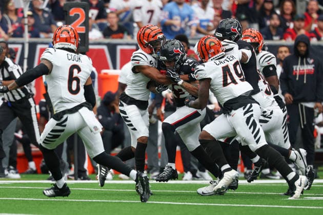 HOUSTON, TX - SEPTEMBER 20: Wide receiver Jaylin Noel 13 of the Houston Texans runs on an end around during the NFL, American Football Herren, USA football game between the Houston Texans and Cincinnati Bengals on September 20, 2026, at Reliant Stadium in Houston, TX. (Photo by David Buono Icon Sportswire) NFL: SEP 20 Bengals at Texans EDITORIAL USE ONLY Icon260920012