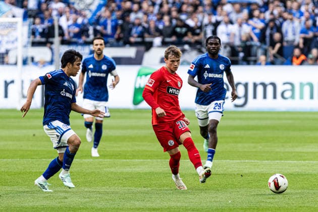 1 Bundesliga FC Schalke 04 SV Elversberg September 20, 2026 Tom Zimmerschied SV Elversberg, September 29, 2026, Bundesliga, Matchday 4: FC Schalke 04 vs. SV Elversberg at Veltins Arena, Gelsenkirchen. DFL regulations prohibit any use of photographs as image sequences and or quasi-video content. Copyright: xBEAUTIFULxSPORTS Buriakovx