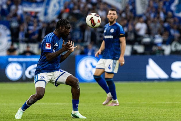 1 Bundesliga FC Schalke 04 SV Elversberg September 20, 2026 Tom Zimmerschied SV Elversberg, September 29, 2026, Bundesliga, Matchday 4: FC Schalke 04 vs. SV Elversberg at Veltins Arena, Gelsenkirchen. DFL regulations prohibit any use of photographs as image sequences and or quasi-video. Copyright: xBEAUTIFULxSPORTS Buriakovx