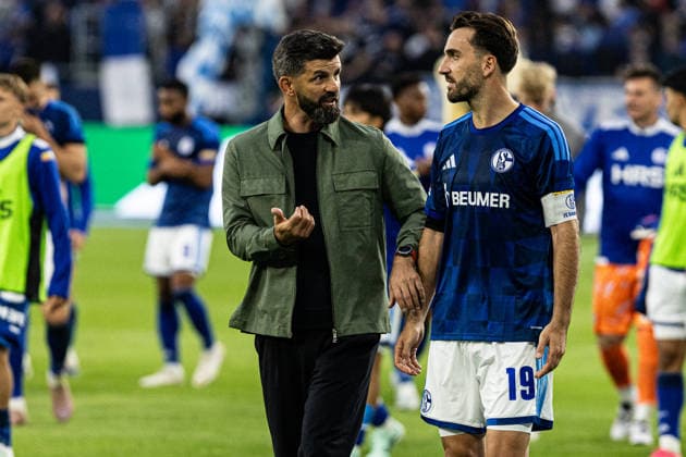 1 Bundesliga FC Schalke 04 SV Elversberg September 20, 2026 Miron Muslic, FC Schalke 04, Head Coach; Kenan Karaman, FC Schalke 04, September 19, 2026, Bundesliga Matchday 4: FC Schalke 04 vs. SV Elversberg at Veltins Arena, Gelsenkirchen. DFL regulations prohibit any use of photographs as image sequences and or quasi-video. Copyright: xBEAUTIFULxSPORTS Buriakovx