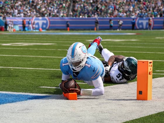 Sep 20, 2026; Nashville, TN, USA; Tennessee Titans quarterback Cam Ward (1) dives through the corner of the end zone for a touchdown during the NFL, American Football Herren, USA regular season game between the Philadelphia Eagles and Tennessee Titans at Nissan Stadium. Mandatory Credit: -Cal Media Nashville USA - ZUMAc04_ 20260920_zma_c04_080 Copyright: xStephenxFurstx