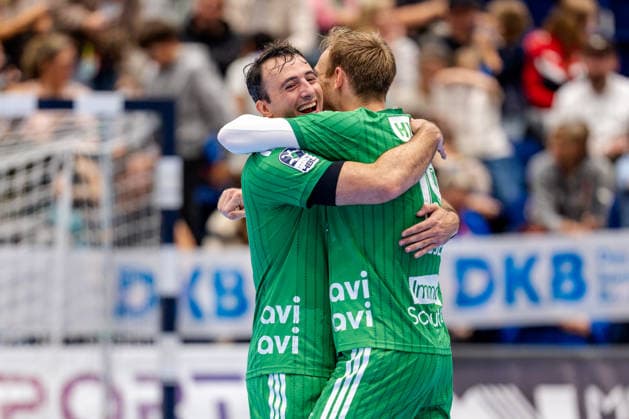 Düsseldorf, September 20, 2026, Handball, Men s, Opel Bundesliga, Matchday 5, 2026–2027 Bergische HC vs. Füchse Berlin Aitor Arino (Füchse Berlin, 14) and Mathias Gidsel (Füchse Berlin, 19) hug each other after the game