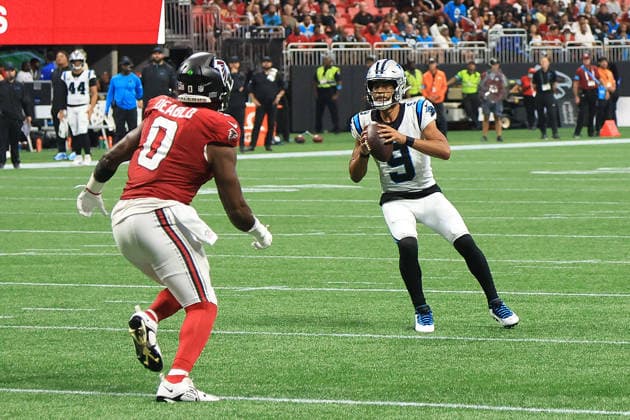 ATLANTA, GA - SEPTEMBER 20: Divine Deablo (0) of the Atlanta Falcons pressures Starting quarterback Bryce Young (9) of the Carolina Panthers during the Sunday afternoon NFL, American Football Herren, USA game between the Atlanta Falcons and the Carolina Panthers on September 20, 2026 at the Mercedes-Benz Stadium in Atlanta, Georgia. (Photo by David J. Griffin Icon Sportswire) NFL: SEP 20 Panthers at Falcons EDITORIAL USE ONLY Icon9532609200814