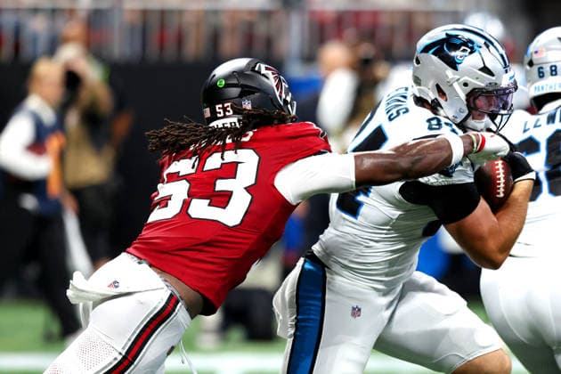 ATLANTA, GA - SEPTEMBER 20: Kendal Daniels (53) of the Atlanta Falcons reaches for Mitchell Evans (84) of the Carolina Panthers during the Sunday afternoon NFL, American Football Herren, USA game between the Atlanta Falcons and the Carolina Panthers on September 20, 2026 at the Mercedes-Benz Stadium in Atlanta, Georgia. (Photo by David J. Griffin Icon Sportswire) NFL: SEP 20 Panthers at Falcons EDITORIAL USE ONLY Icon9532609201086