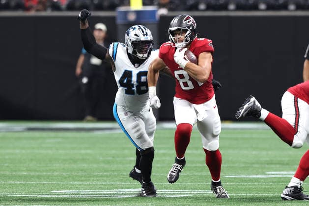 ATLANTA, GA - SEPTEMBER 20: Austin Hooper (81) of the Atlanta Falcons breaks free of Thomas Incoom (48) of the Carolina Panthers during the Sunday afternoon NFL, American Football Herren, USA game between the Atlanta Falcons and the Carolina Panthers on September 20, 2026 at the Mercedes-Benz Stadium in Atlanta, Georgia. (Photo by David J. Griffin Icon Sportswire) NFL: SEP 20 Panthers at Falcons EDITORIAL USE ONLY Icon9532609201112