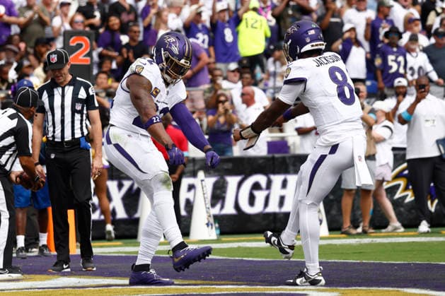 Baltimore Ravens running back Derrick Henry (22) celebrates his rushing touchdown with quarterback Lamar Jackson (8) during the first half of an NFL, American Football Herren, USA game against the New Orleans Saints. Sep 20, 2026; Baltimore, MD, USA; at M&T Bank Stadium. New Orleans won 24-17. Mandatory Credit: -Cal Media Baltimore USA - ZUMAc04_ 20260920_zma_c04_085 Copyright: xMikexBuscherx