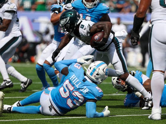Sep 20, 2026; Nashville, TN, USA; Philadelphia Eagles running back Tank Bigsby (8) gets stopped at the line of scrimmage during the NFL, American Football Herren, USA regular season game between the Philadelphia Eagles and Tennessee Titans at Nissan Stadium. Mandatory Credit: -Cal Media NFL 2026: Eagles Vs Titans SEP 20  - ZUMAc04_ 20260920_zma_c04_064 Copyright: xStephenxFurstx