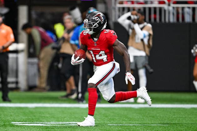 ATLANTA, GA - SEPTEMBER 20: Atlanta wide receiver Olamide Zaccheaus (14) runs back a kickoff during the NFL, American Football Herren, USA game between the Carolina Panthers and the Atlanta Falcons on September 20th, 2026 at Mercedes-Benz Stadium in Atlanta, GA. (Photo by Rich von Biberstein Icon Sportswire) NFL: SEP 20 Panthers at Falcons EDITORIAL USE ONLY Icon260920031