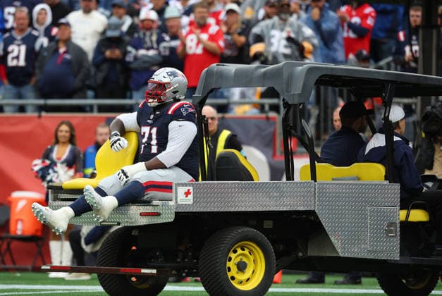 Sep 20, 2026; Foxborough, MA, USA; New England Patriots guard Mike Onwenu (71) is carted off the field during the NFL, American Football Herren, USA game between Pittsburgh Steelers and New England Patriots at Gillette Stadium. Mandatory Credit: M. Anthony Nesmith-Cal Media Foxborough USA - ZUMAc04_ 20260920_zma_c04_144 Copyright: xMingoxNesmithx