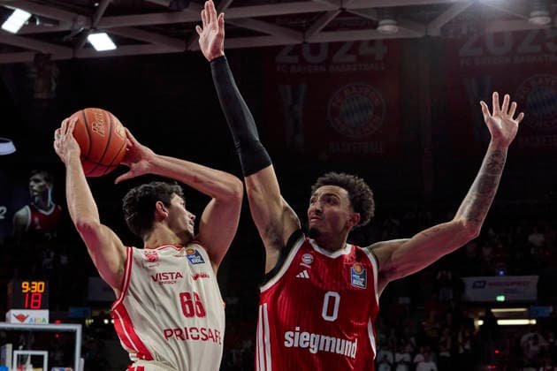 German Basketball Bundesliga (BBL), FC Bayern Munich Basketball vs. BMA365 Bamberg Baskets, Munich FC Bayern Basketball, Bamberg Baskets MBA365, September 20, 2026, in Munich at BMW Park: Yuval Hochstader (BMA365 Bamberg Baskets), Small Forward (SF), No. 66 (BAM66); Miles Norris (FC Bayern Basketball), Power Forward (PF), No. 0 (FCBB0); Sportworld Munich, BMW Park, Bayern, Germany